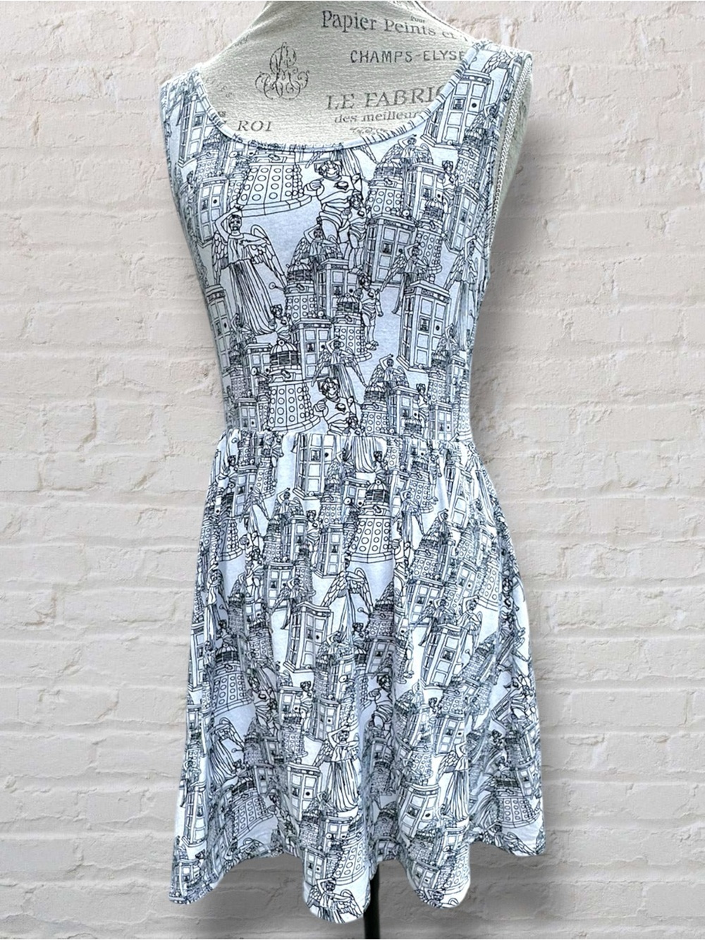 HER UNIVERSE Doctor Who Bad Guys Skater Dress M NWOT Made in USA Unworn
